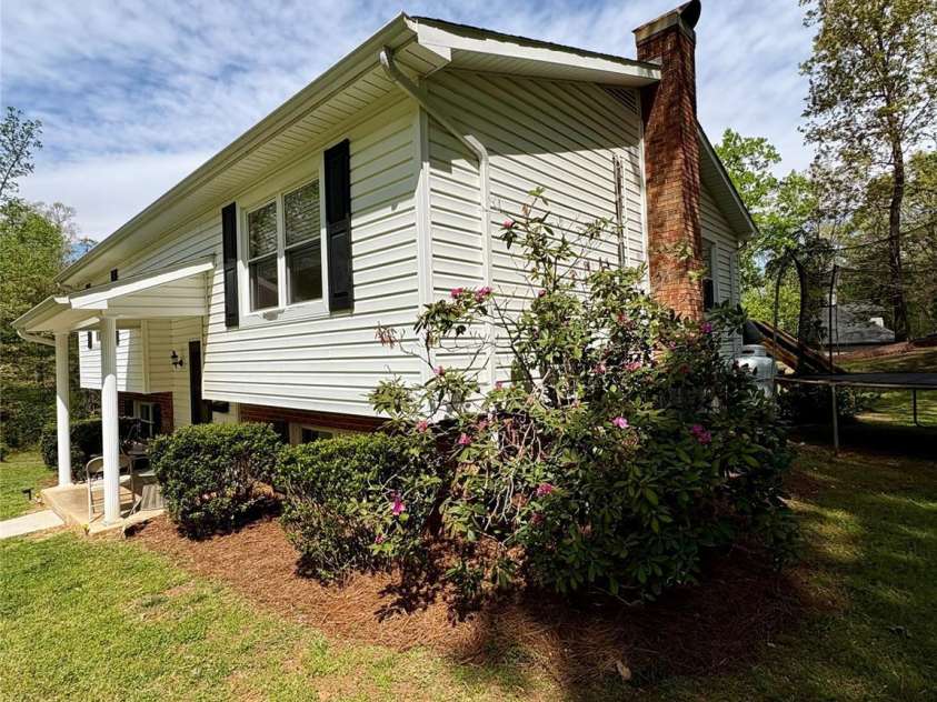 1130 Pinebrook Avenue, Valdese, NC 28690.  MLS# CAR4251674, YatesRealty ID 19010. 