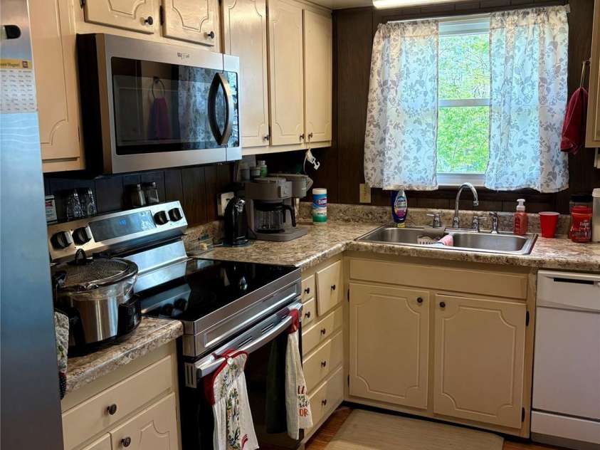 1130 Pinebrook Avenue, Valdese, NC 28690.  MLS# CAR4251674, YatesRealty ID 19010. 