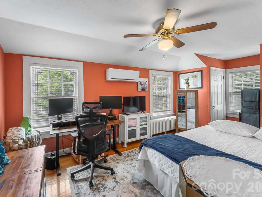 9 Crescent Drive, Marion, NC 28752.  MLS# CAR4370205, YatesRealty ID 19010. Bedroom #3
