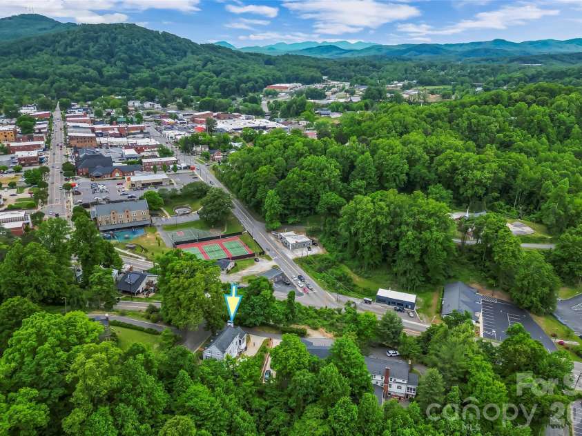 9 Crescent Drive, Marion, NC 28752.  MLS# CAR4370205, YatesRealty ID 19010. Great location, showcasing the proximity to downtown