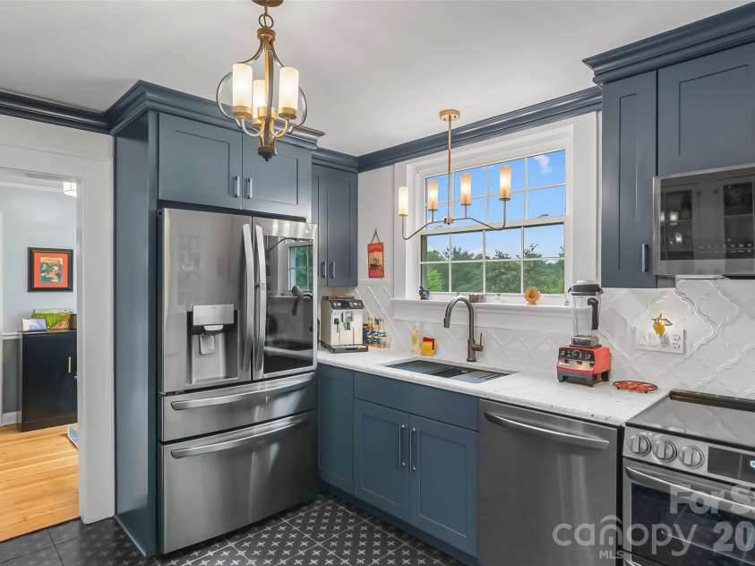 9 Crescent Drive, Marion, NC 28752.  MLS# CAR4370205, YatesRealty ID 19010. Long range mountain views, Craft ICE maker in fridge