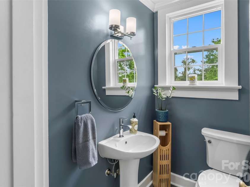 9 Crescent Drive, Marion, NC 28752.  MLS# CAR4370205, YatesRealty ID 19010. Main floor Bathroom
