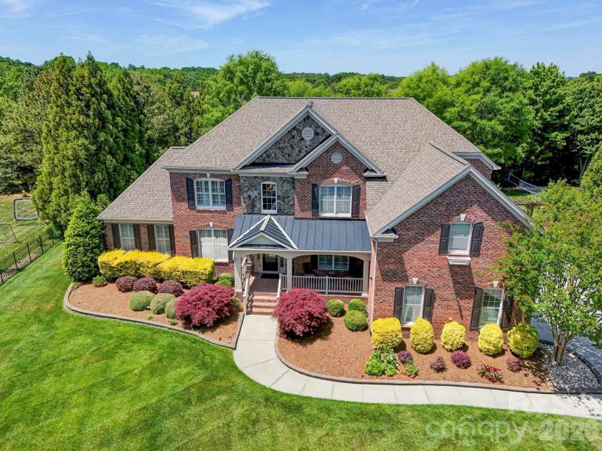 725 Wild Berry Court, Waxhaw, NC 28173.  MLS# CAR4367605, YatesRealty ID 19011. 