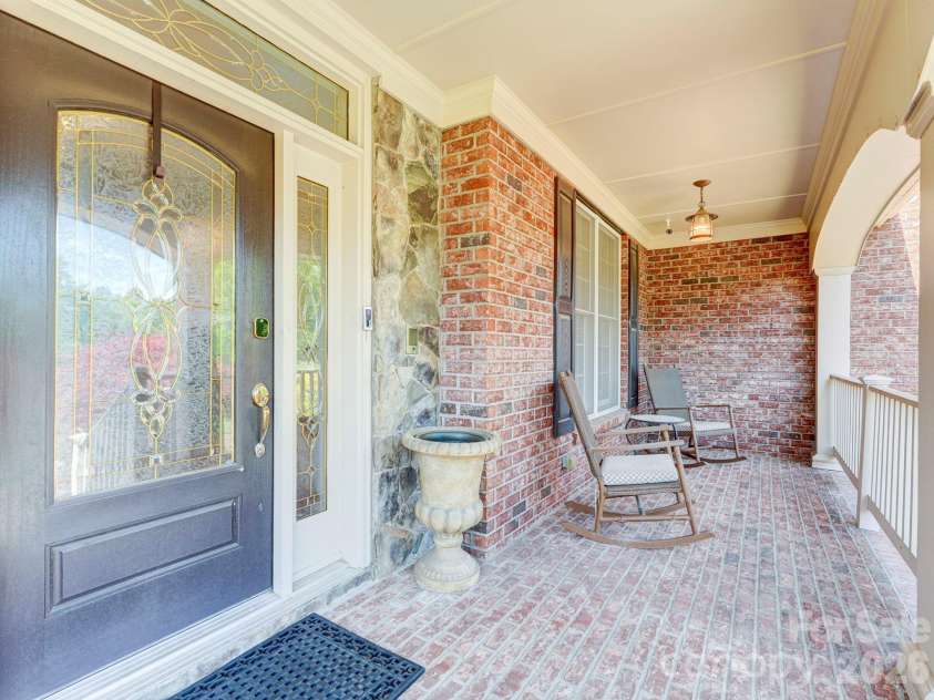 725 Wild Berry Court, Waxhaw, NC 28173.  MLS# CAR4367605, YatesRealty ID 19011. 