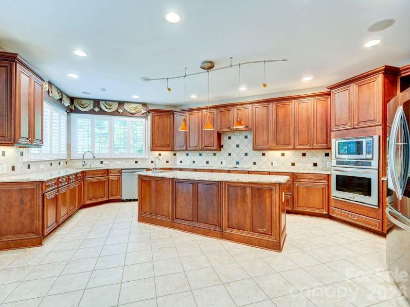 725 Wild Berry Court, Waxhaw, NC 28173.  MLS# CAR4367605, YatesRealty ID 19011. 