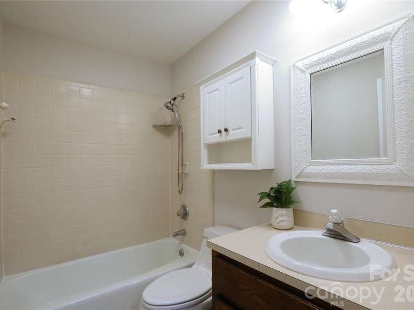 12809 Pine Bluff Road, Midland, NC 28107.  MLS# CAR4374117, YatesRealty ID 19012. Hall bath