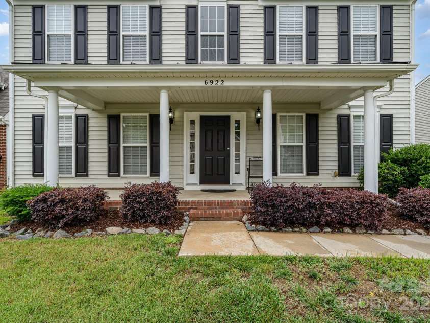6922 Cascade Dream Court, Huntersville, NC 28078.  MLS# CAR4263883, YatesRealty ID 19012. 