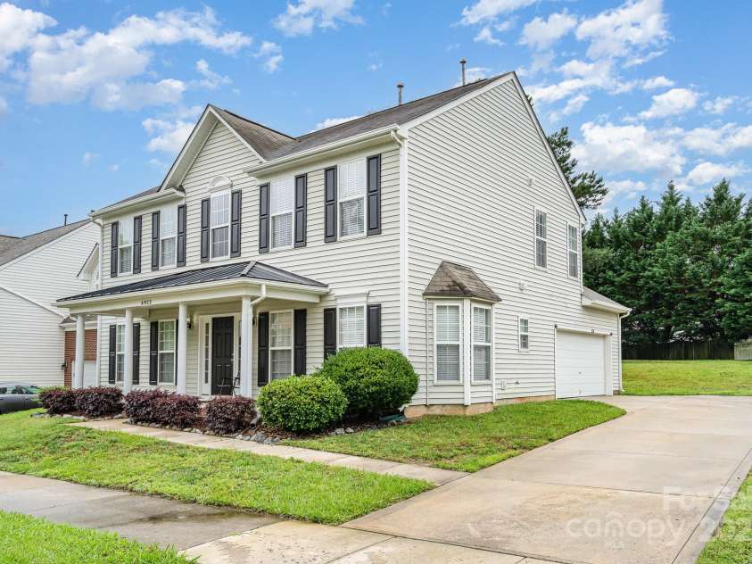 6922 Cascade Dream Court, Huntersville, NC 28078.  MLS# CAR4263883, YatesRealty ID 19012. 