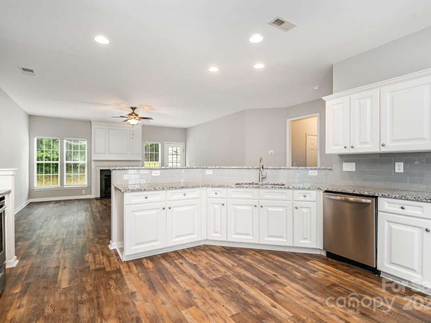 6922 Cascade Dream Court, Huntersville, NC 28078.  MLS# CAR4263883, YatesRealty ID 19012. 