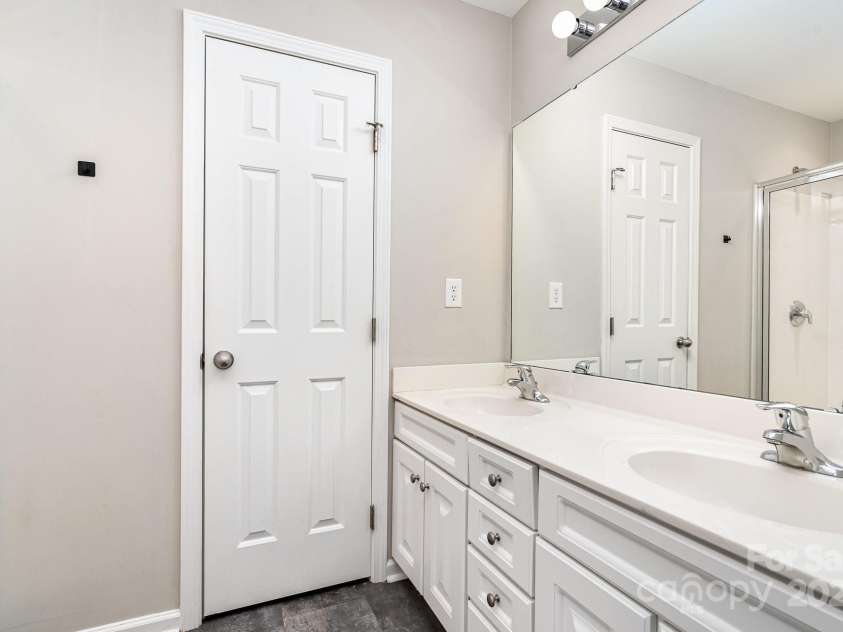 6922 Cascade Dream Court, Huntersville, NC 28078.  MLS# CAR4263883, YatesRealty ID 19012. 