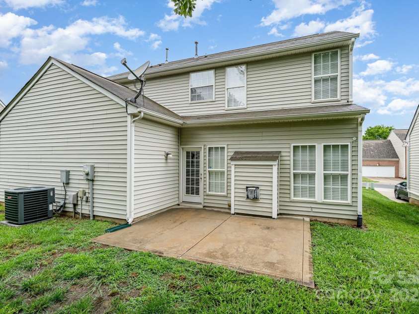 6922 Cascade Dream Court, Huntersville, NC 28078.  MLS# CAR4263883, YatesRealty ID 19012. 