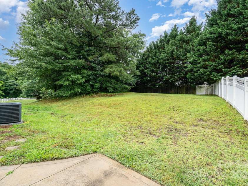 6922 Cascade Dream Court, Huntersville, NC 28078.  MLS# CAR4263883, YatesRealty ID 19012. 