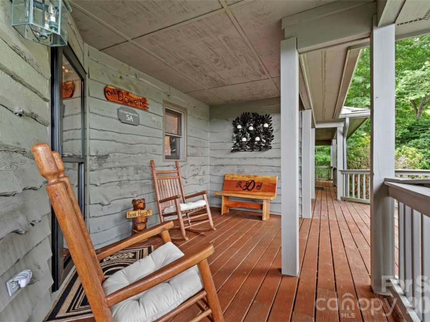 135 Club House Drive, Burnsville, NC 28714.  MLS# CAR4366066, YatesRealty ID 19014. 