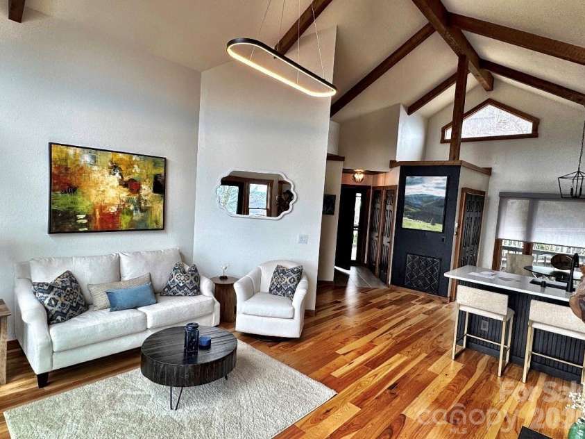 135 Club House Drive, Burnsville, NC 28714.  MLS# CAR4366066, YatesRealty ID 19014. 