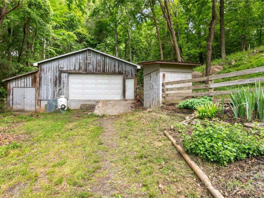 155 Old Starnes Cove Road, Asheville, NC 28806.  MLS# CAR4303251, YatesRealty ID 19014. 1200sf Shop