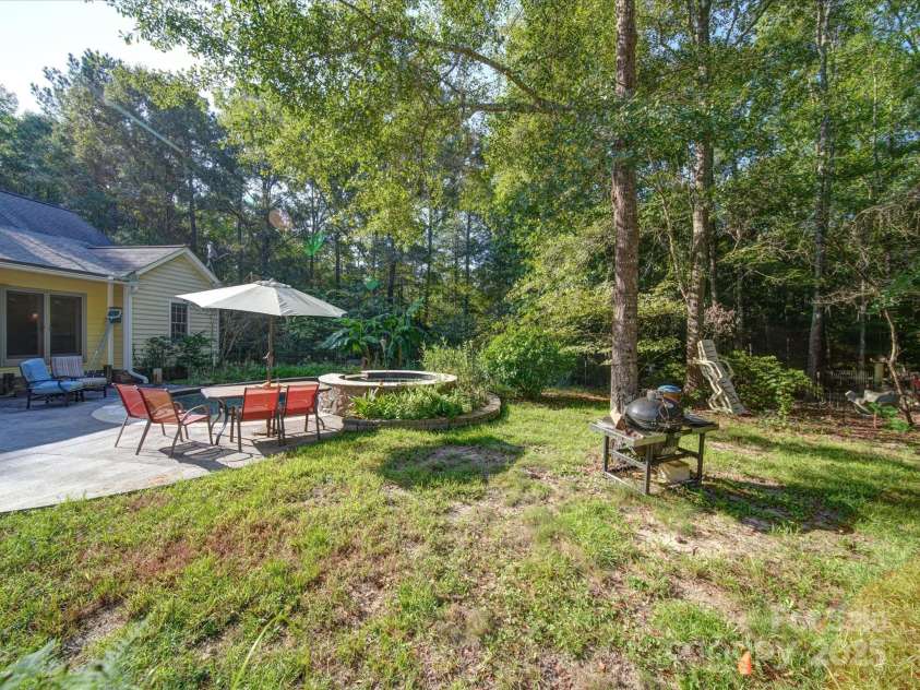 1239 John G Richards Road, Camden, SC 29020.  MLS# CAR4183397, YatesRealty ID 19015. 