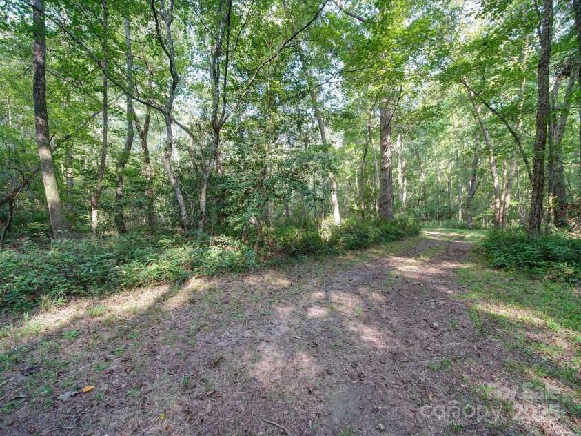 1239 John G Richards Road, Camden, SC 29020.  MLS# CAR4183397, YatesRealty ID 19015. 