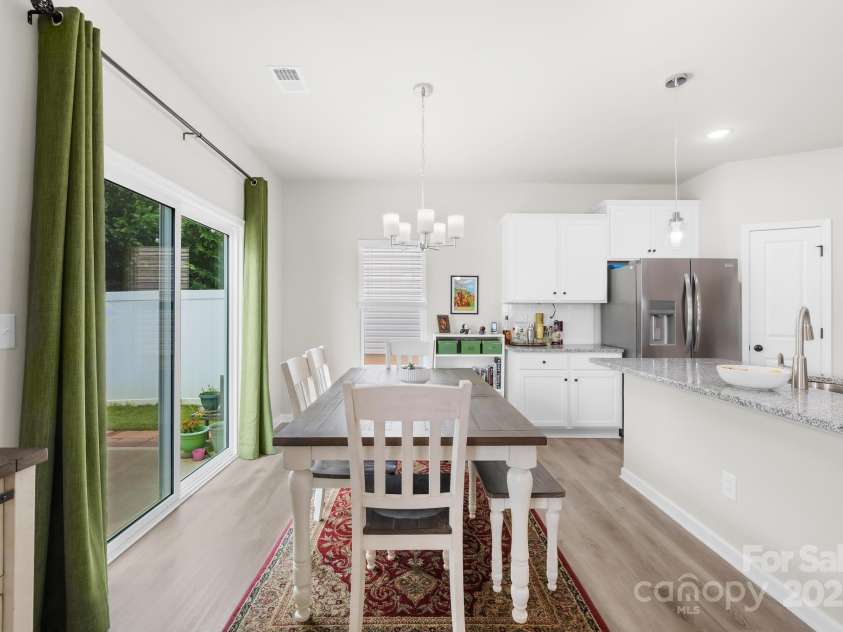 5204 Belstone Lane, Charlotte, NC 28215.  MLS# CAR4264366, YatesRealty ID 19016. Dining Room