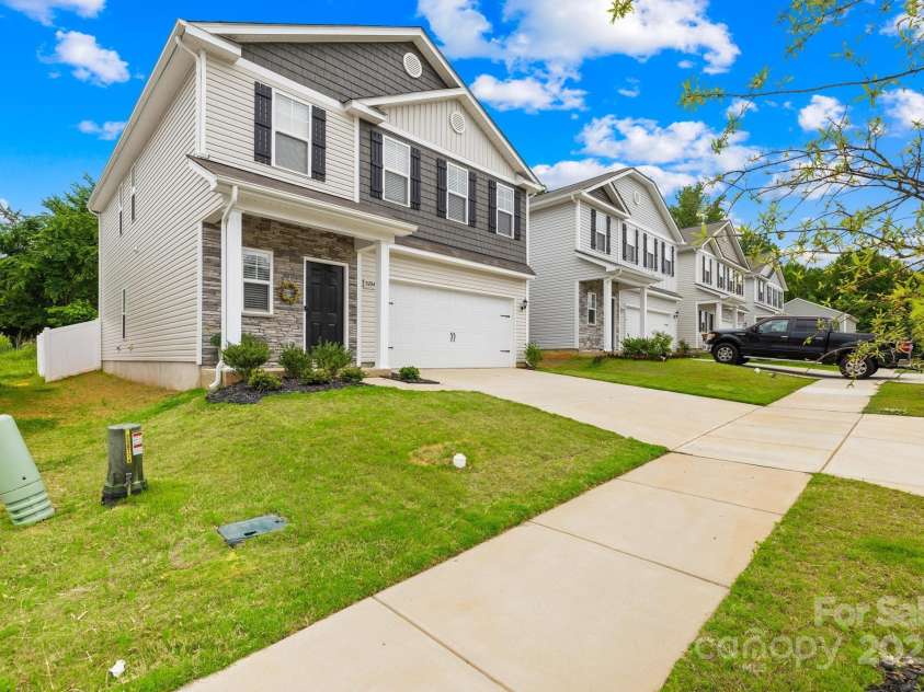 5204 Belstone Lane, Charlotte, NC 28215.  MLS# CAR4264366, YatesRealty ID 19016. View from Left
