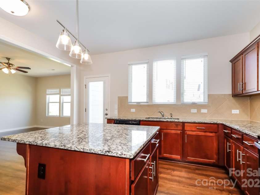 2327 Glenway Trail Court, Pineville, NC 28134.  MLS# CAR4257828, YatesRealty ID 19017. Kitchen
