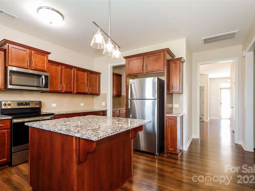 2327 Glenway Trail Court, Pineville, NC 28134.  MLS# CAR4257828, YatesRealty ID 19017. Kitchen