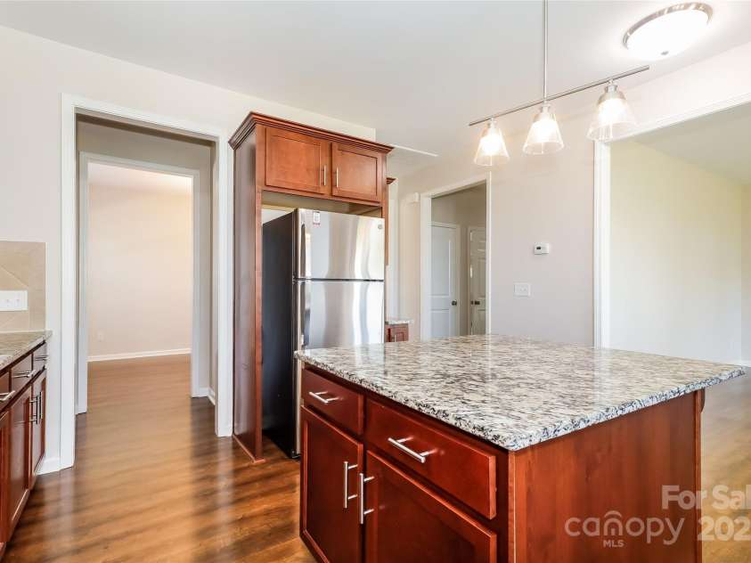 2327 Glenway Trail Court, Pineville, NC 28134.  MLS# CAR4257828, YatesRealty ID 19017. Kitchen