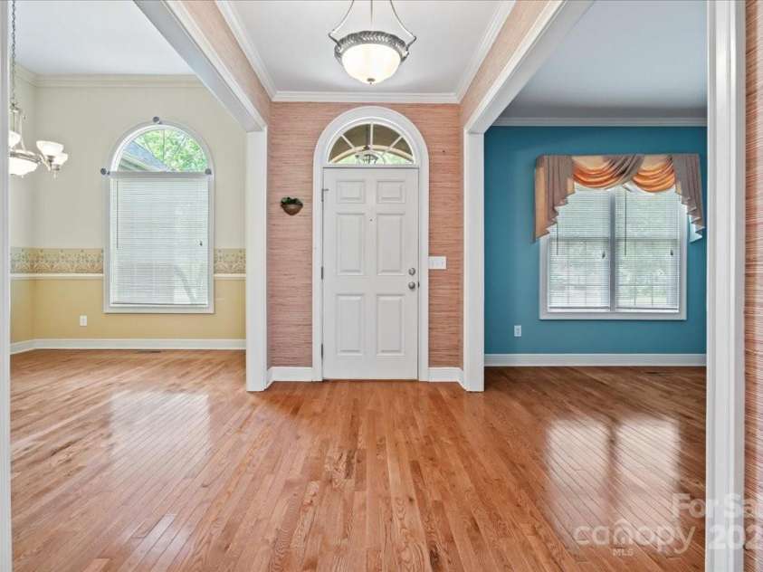 600 Robinhood Drive, Cheraw, SC 29520.  MLS# CAR4254686, YatesRealty ID 19018. 