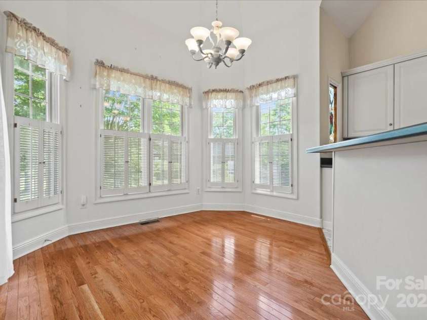 600 Robinhood Drive, Cheraw, SC 29520.  MLS# CAR4254686, YatesRealty ID 19018. 