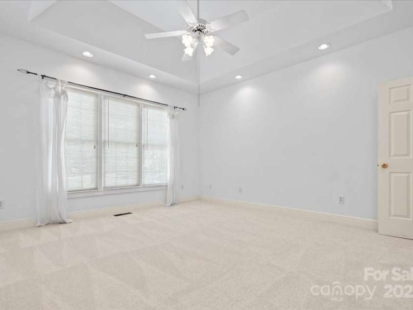 600 Robinhood Drive, Cheraw, SC 29520.  MLS# CAR4254686, YatesRealty ID 19018. 