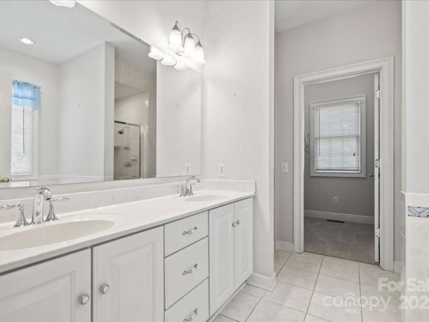 600 Robinhood Drive, Cheraw, SC 29520.  MLS# CAR4254686, YatesRealty ID 19018. 