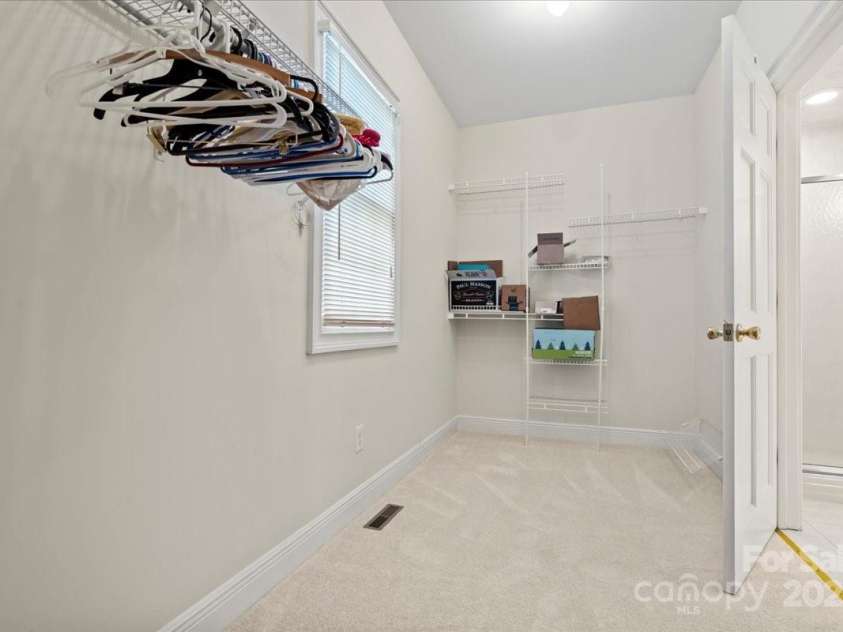 600 Robinhood Drive, Cheraw, SC 29520.  MLS# CAR4254686, YatesRealty ID 19018. 