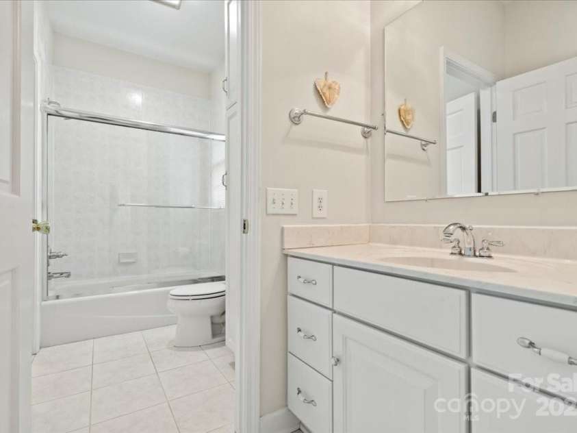 600 Robinhood Drive, Cheraw, SC 29520.  MLS# CAR4254686, YatesRealty ID 19018. 