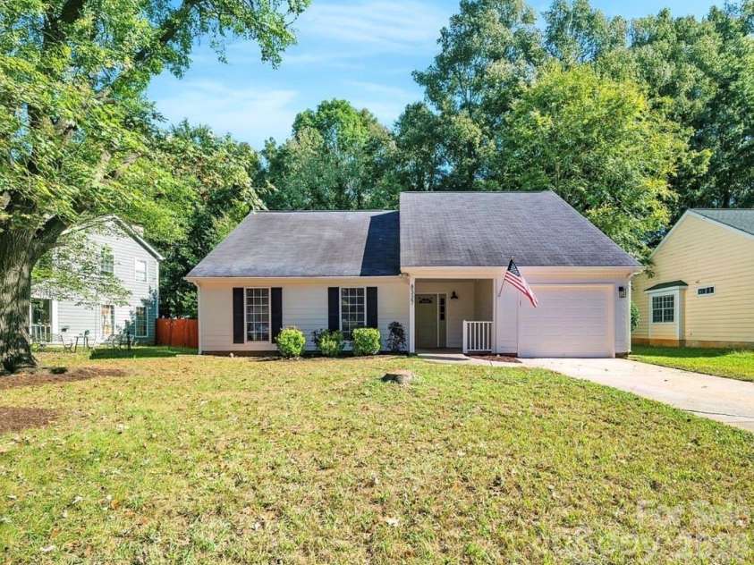 8327 Houndstooth Drive, Charlotte, NC 28227.  MLS# CAR4378420, YatesRealty ID 19018. 