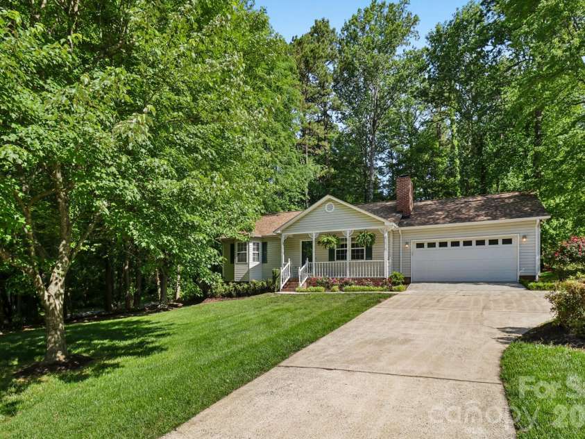144 Mills Forest Lane, Mooresville, NC 28117.  MLS# CAR4377313, YatesRealty ID 19020. 