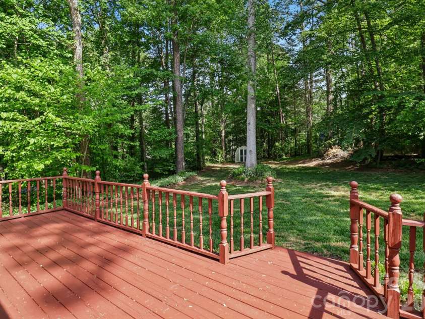 144 Mills Forest Lane, Mooresville, NC 28117.  MLS# CAR4377313, YatesRealty ID 19020. 