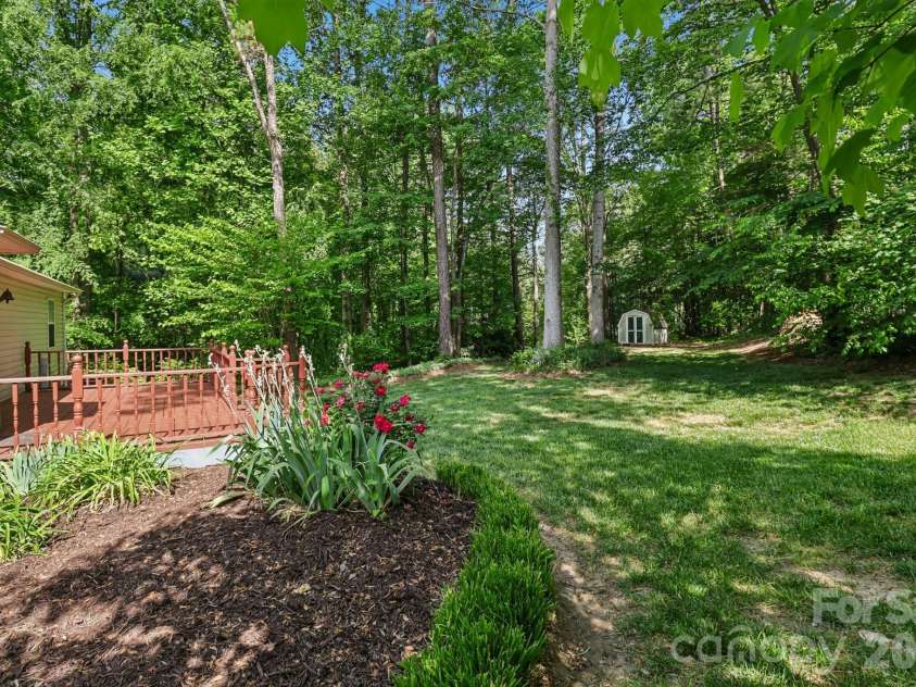 144 Mills Forest Lane, Mooresville, NC 28117.  MLS# CAR4377313, YatesRealty ID 19020. 