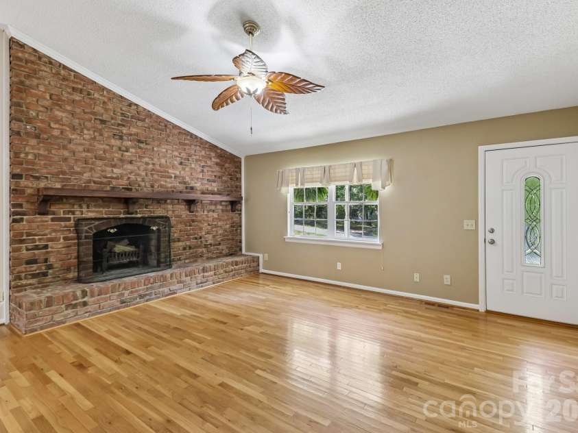 144 Mills Forest Lane, Mooresville, NC 28117.  MLS# CAR4377313, YatesRealty ID 19020. 