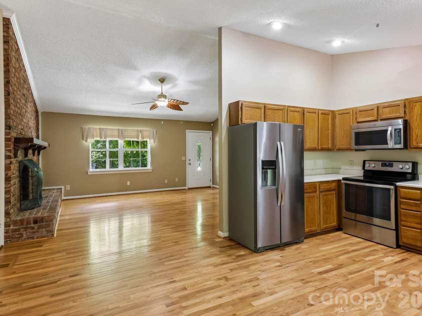 144 Mills Forest Lane, Mooresville, NC 28117.  MLS# CAR4377313, YatesRealty ID 19020. 