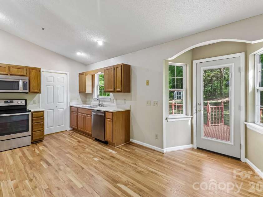 144 Mills Forest Lane, Mooresville, NC 28117.  MLS# CAR4377313, YatesRealty ID 19020. 