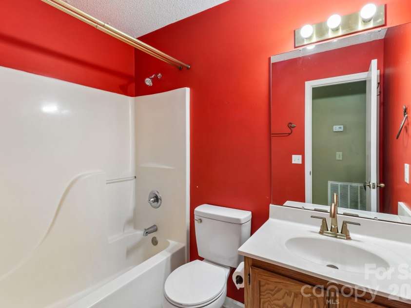 144 Mills Forest Lane, Mooresville, NC 28117.  MLS# CAR4377313, YatesRealty ID 19020. 