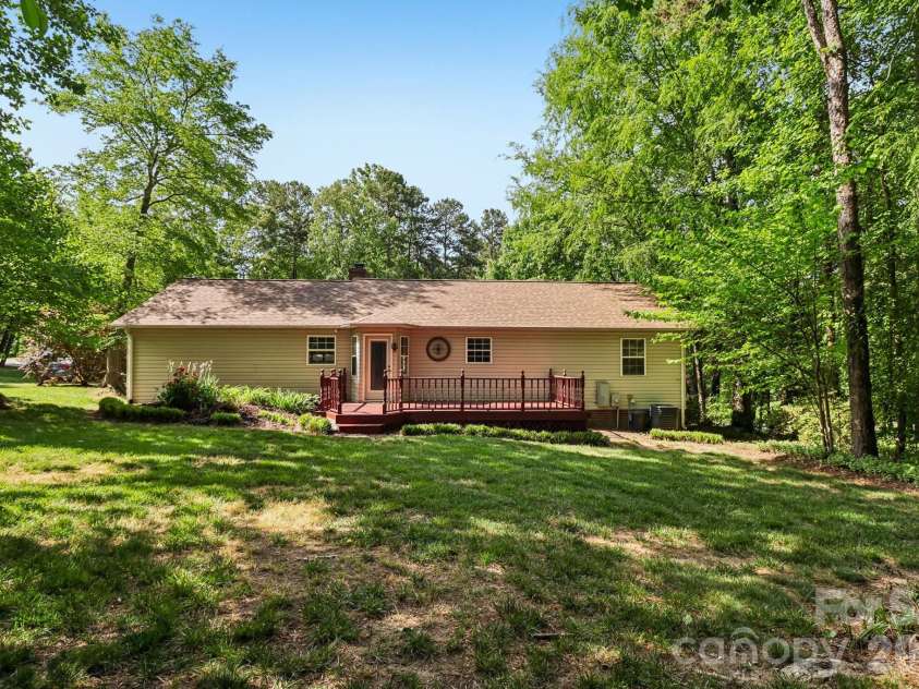 144 Mills Forest Lane, Mooresville, NC 28117.  MLS# CAR4377313, YatesRealty ID 19020. 