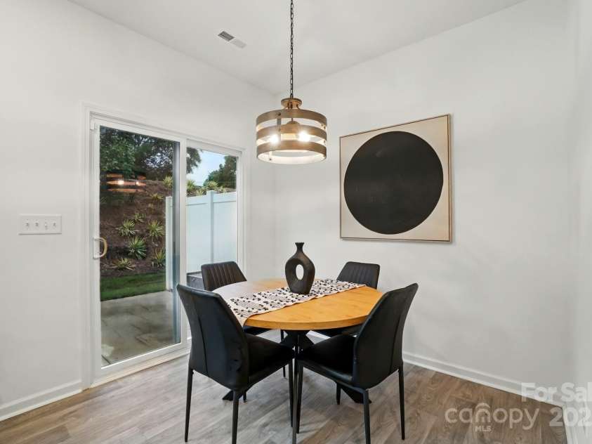 2018 Crooked Oak Lane, York, SC 29745.  MLS# CAR4260210, YatesRealty ID 19021. 