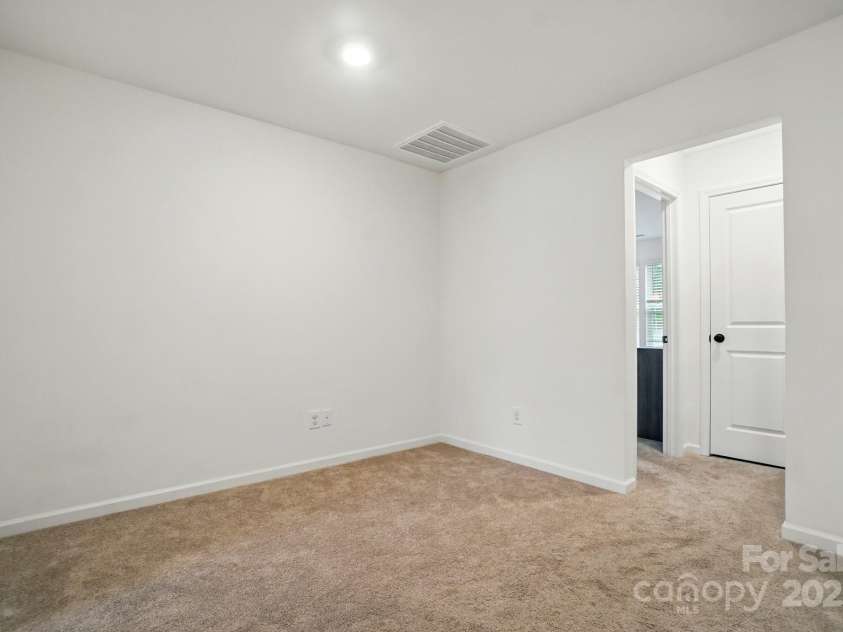 2018 Crooked Oak Lane, York, SC 29745.  MLS# CAR4260210, YatesRealty ID 19021. 