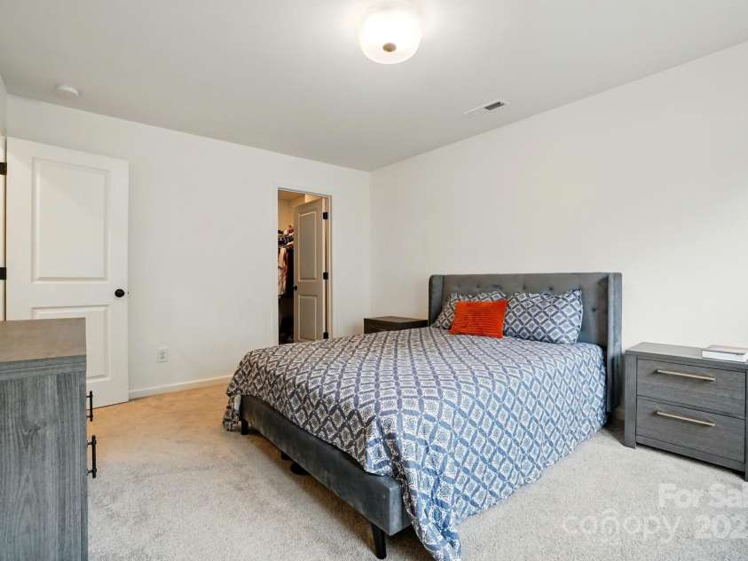 2018 Crooked Oak Lane, York, SC 29745.  MLS# CAR4260210, YatesRealty ID 19021. 