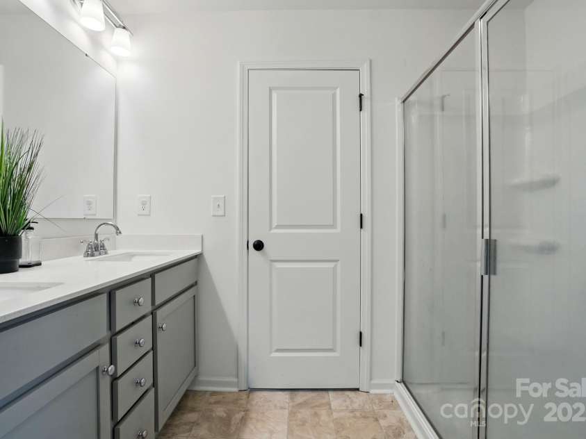 2018 Crooked Oak Lane, York, SC 29745.  MLS# CAR4260210, YatesRealty ID 19021. 