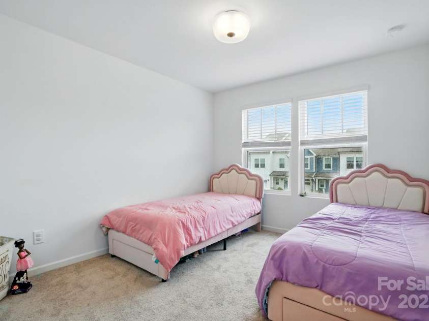 2018 Crooked Oak Lane, York, SC 29745.  MLS# CAR4260210, YatesRealty ID 19021. 