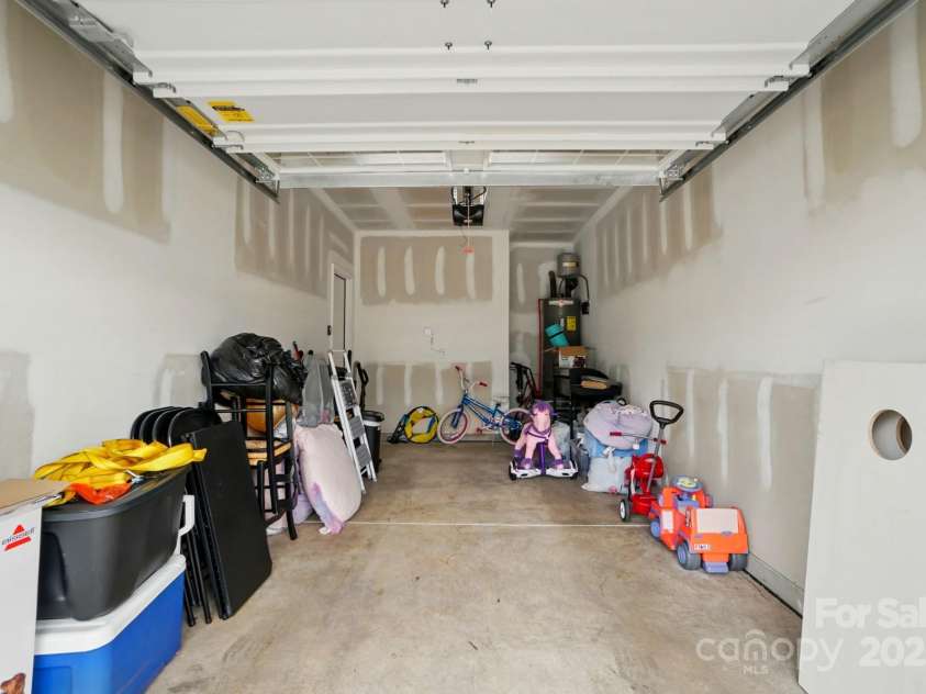 2018 Crooked Oak Lane, York, SC 29745.  MLS# CAR4260210, YatesRealty ID 19021. 