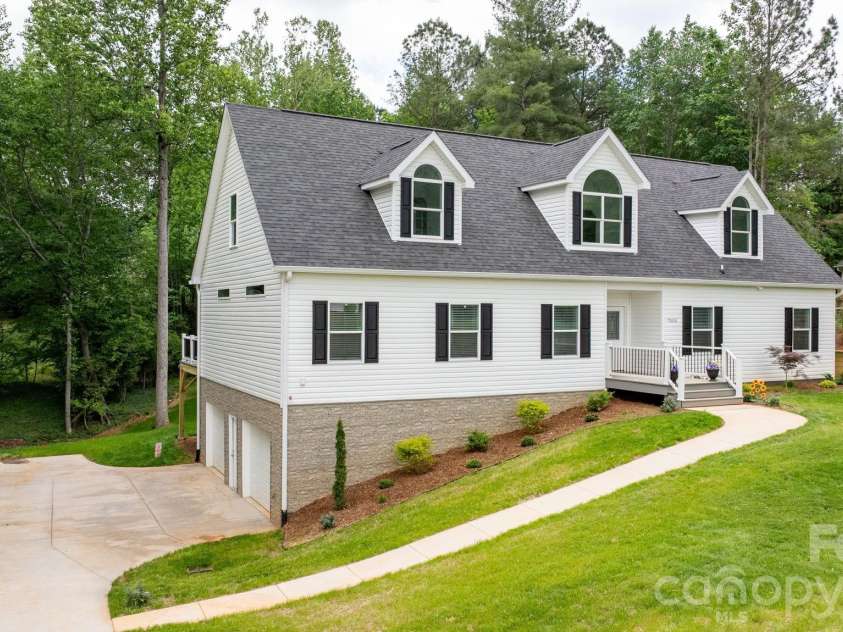 7006 Waterfront Place, Granite Falls, NC 28630.  MLS# CAR4377226, YatesRealty ID 19021. 