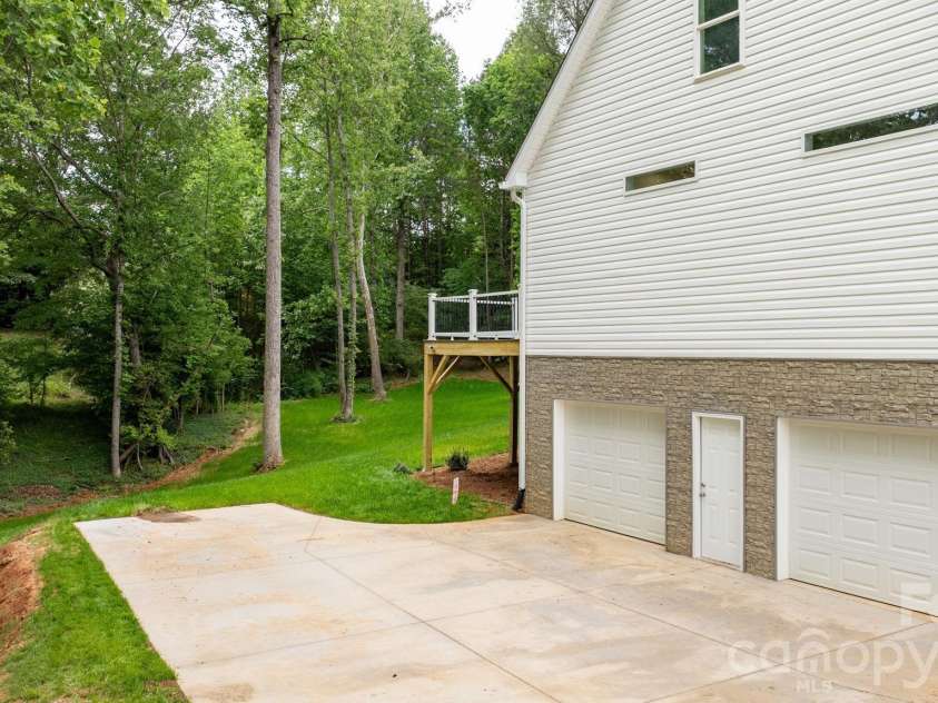 7006 Waterfront Place, Granite Falls, NC 28630.  MLS# CAR4377226, YatesRealty ID 19021. 