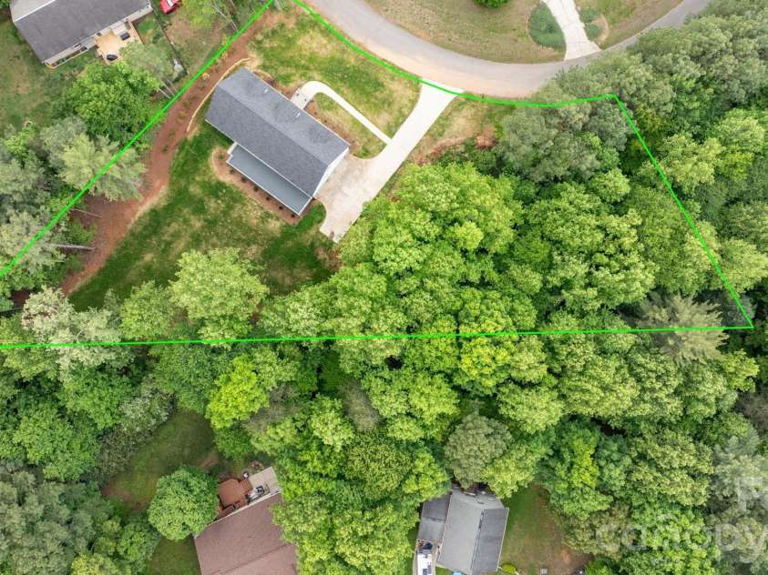 7006 Waterfront Place, Granite Falls, NC 28630.  MLS# CAR4377226, YatesRealty ID 19021. 